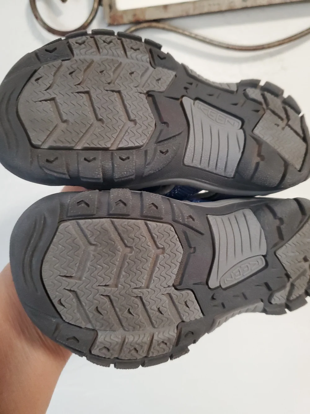 Keen Kids Navy Blue & Yellow Closed-Toe Hiking Sandals